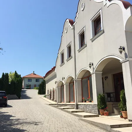 Natural Panzio 3* غيور