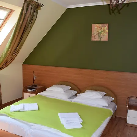 Bed & Breakfast Natural Panzio 3*